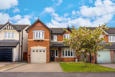 4 bedroom detached house for sale