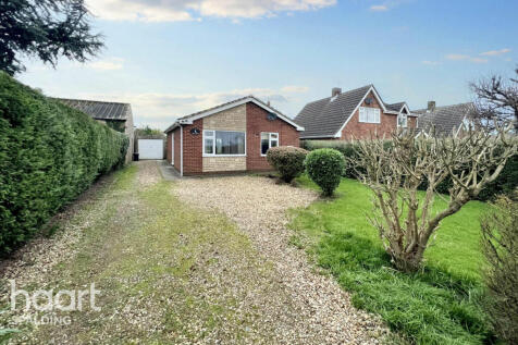 2 bedroom detached bungalow for sale