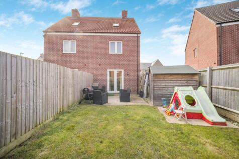 3 bedroom town house for sale