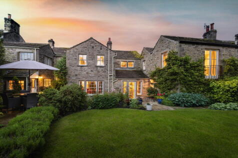 5 bedroom cottage for sale