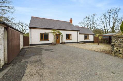 3 bedroom detached bungalow for sale