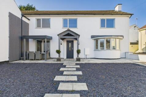 5 bedroom semi-detached house for sale