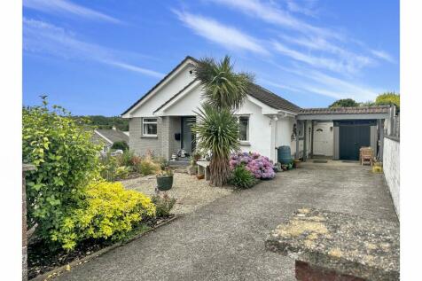 4 bedroom detached bungalow for sale