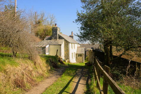 2 bedroom detached house for sale