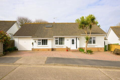 4 bedroom detached bungalow for sale