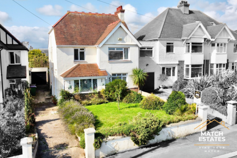 4 bedroom link detached house for sale