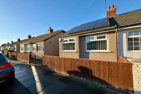 2 bedroom semi-detached house for sale