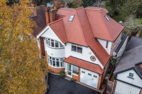 5 bedroom detached house for sale