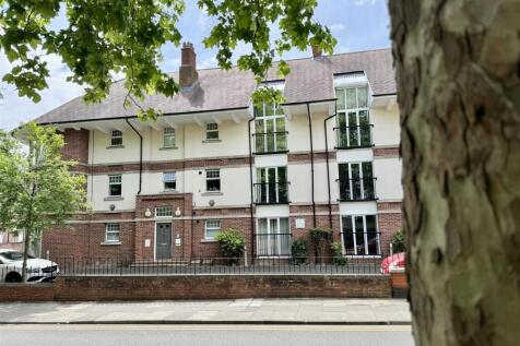 3 bedroom apartment for sale