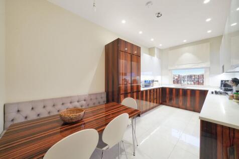 Bayswater W2 4 bed apartment for sale