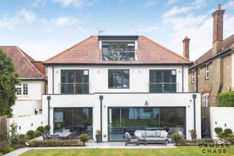 6 bedroom detached house for sale
