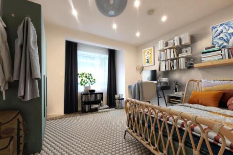 Studio flat for sale