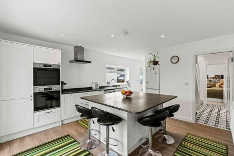 Belvedere Close, Swansea SA3 4 bed detached bungalow for sale