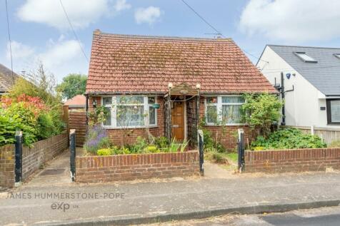 2 bedroom detached bungalow for sale