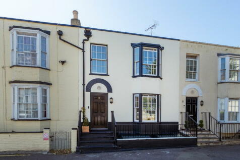 4 bedroom terraced house for sale