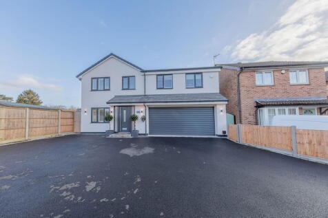 5 bedroom detached house for sale