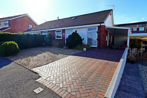 4 bedroom semi-detached bungalow for sale