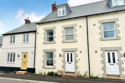 4 bedroom terraced house for sale