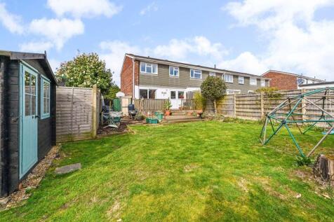 3 bedroom end of terrace house for sale