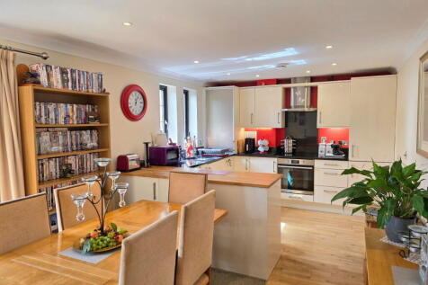 Abbey Court, Tavistock PL19 1 bed apartment for sale