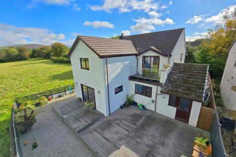Arimoor Gardens, Tavistock PL19 5 bed detached house for sale