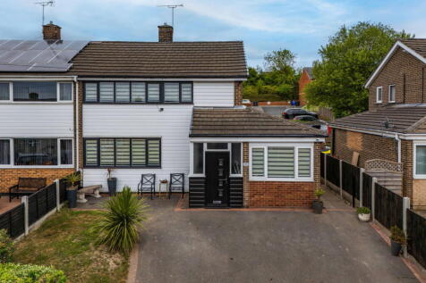4 bedroom semi-detached house for sale