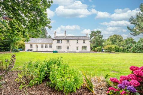 5 bedroom detached house for sale