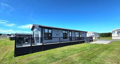 2 bedroom lodge for sale