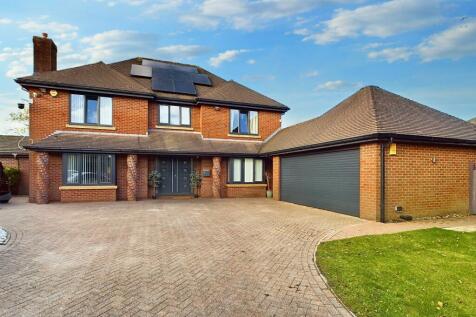 5 bedroom detached house for sale