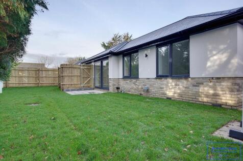 2 bedroom detached bungalow for sale