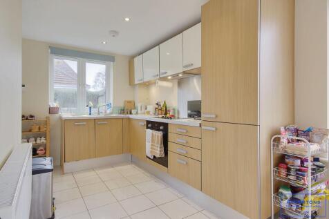 Wimborne Road, Oakale, Poole 3 bed detached house for sale