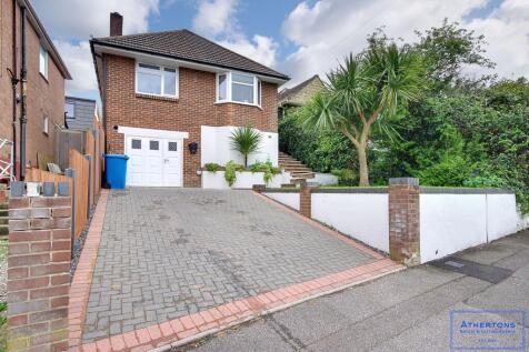4 bedroom detached bungalow for sale