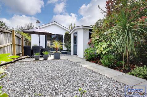 4 bedroom detached bungalow for sale