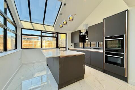 2 bedroom house for sale