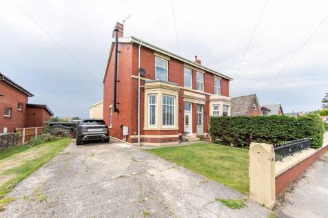 5 bedroom semi-detached house for sale