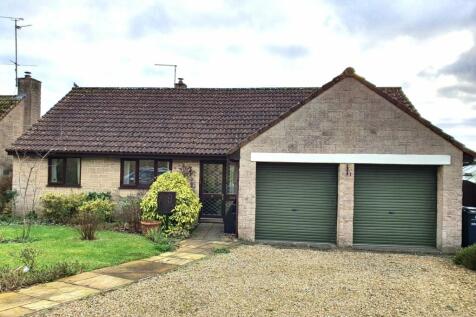 Old Vicarage Gardens, South... 3 bed bungalow for sale