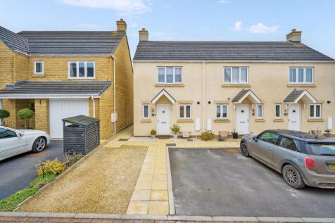 2 bedroom end of terrace house for sale