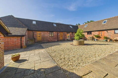 3 bedroom mews property for sale
