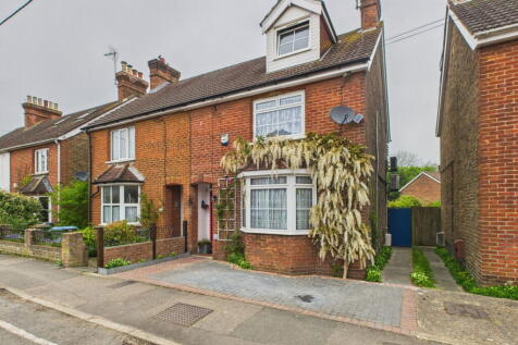 4 bedroom semi-detached house for sale