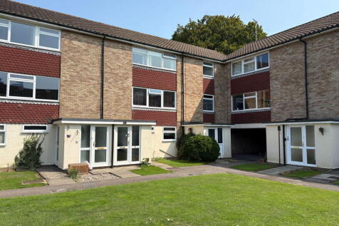 1 bedroom maisonette for sale