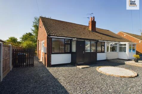 2 bedroom semi-detached bungalow for sale