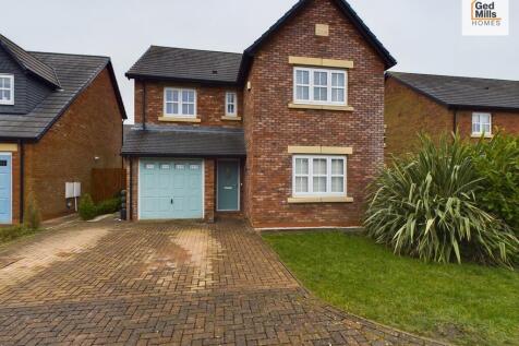 4 bedroom detached house for sale