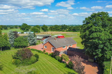 5 bedroom equestrian property for sale