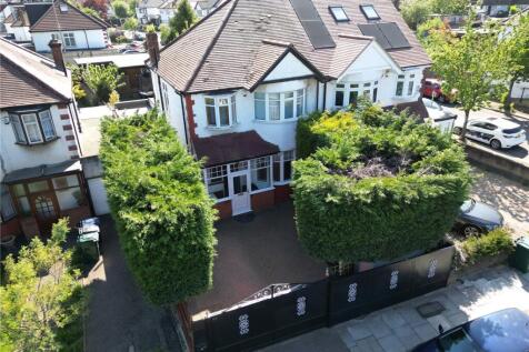 4 bedroom semi-detached house for sale