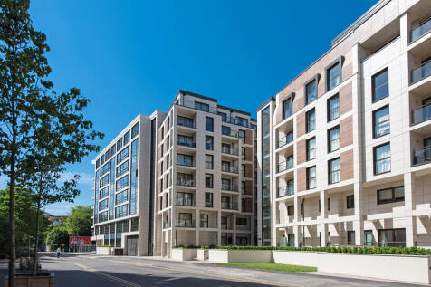 River Walk, Kingston Upon Thames KT2 1 bed apartment for sale