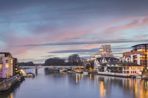 Kingston Riverside, Kingston Upon... 2 bed apartment for sale