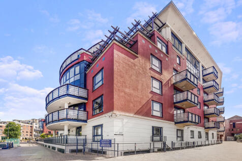 Wadbrook Street, Kingston Upon Thames... 2 bed apartment for sale