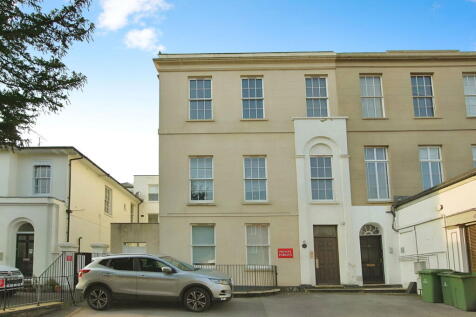 96, Cheltenham GL52 2 bed flat for sale