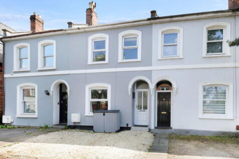 Gloucester Road, Cheltenham GL51 3 bed terraced house for sale