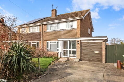 The Reddings, Cheltenham GL51 3 bed semi